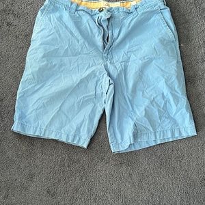 Izod Saltwater 34x10.5 shorts light blue